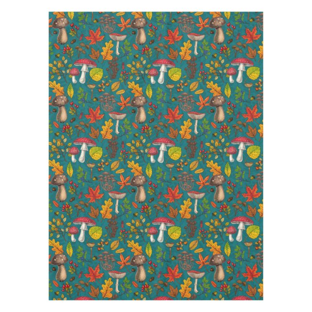 Nappe Champignons d'automne, feuilles, noix et baies sur (Devant)