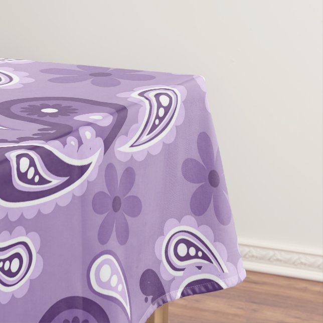 Nappe Chic démodé motif paisley violet et blanc (In Situ)