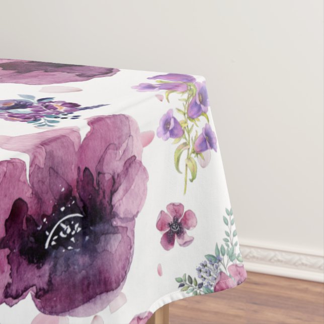 Nappe chic floral foliage purple blooming flowers (In Situ)