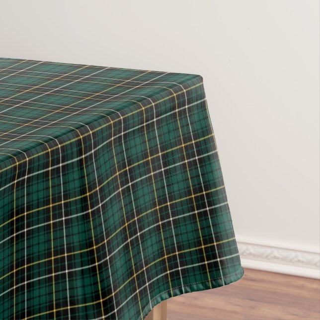 Nappe Clan MacAlpine Dark Green Scottish Tartan (In Situ)
