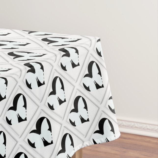Nappe Cœur de Papillon Sur Fond Blanc (In Situ)