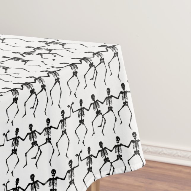 Nappe Dancing Skeletos Halloween Thunder_Cove (In Situ)