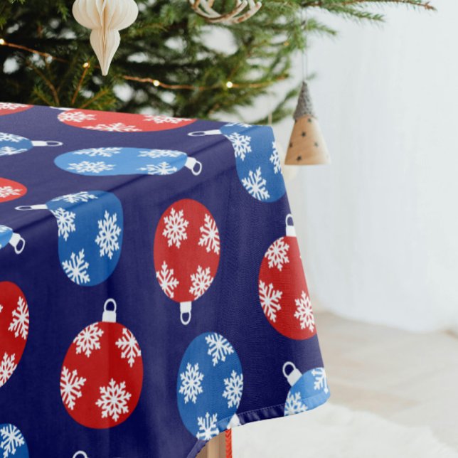 Nappe Décor bleu et rouge de Noël avec flocons de neige (Trendy Christmas blue and red ornaments with snowflakes tablecloth on navy blue)