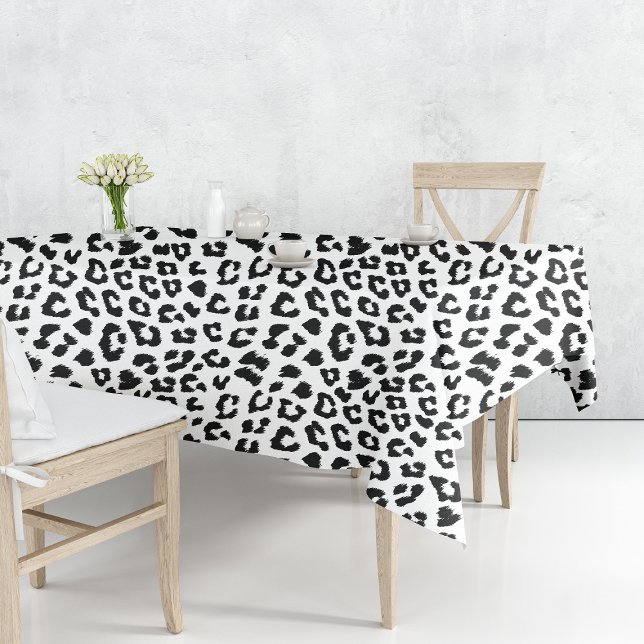 Nappe Empreinte de léopard noir et blanc (Leopard Print Black and White Tablecloth by Looly Elzayat
)