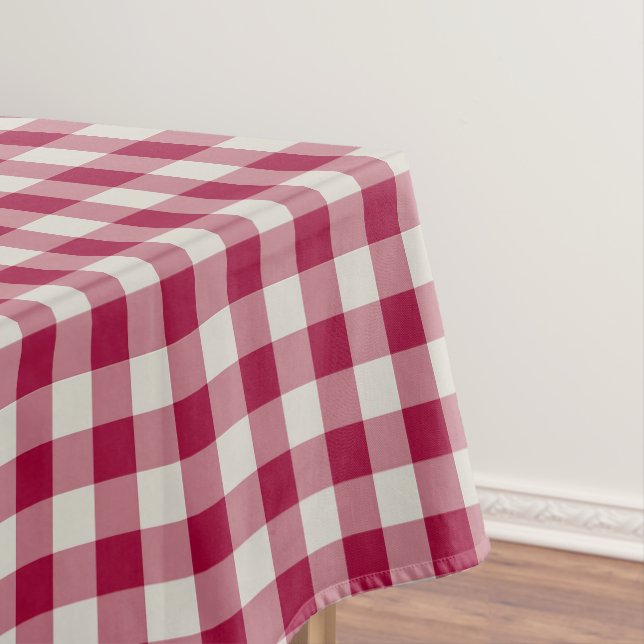 Nappe Fête au Cranberry Rouge Gingham Plaid Rustique de  (In Situ)