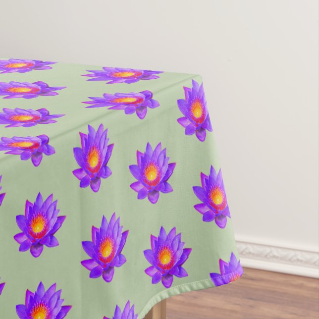 Nappe Fleurs de lotus violettes sur fond vert laurier (In Situ)