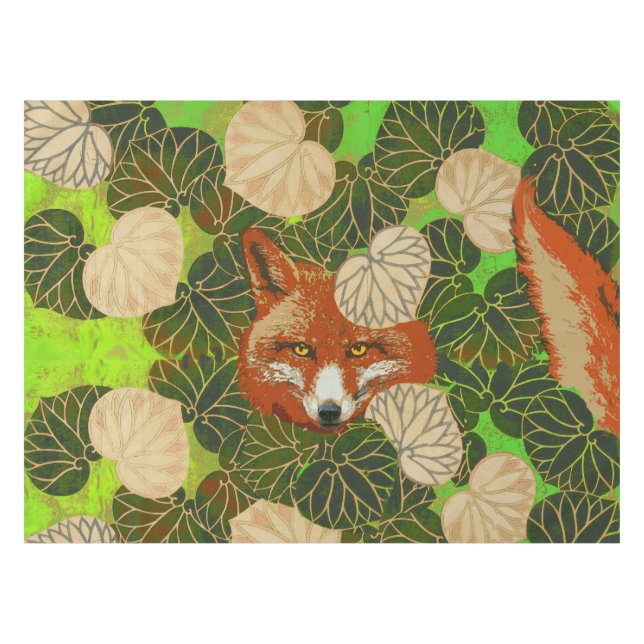NAPPE FOX ROUGE PARMI LES FEUILLES VERTS ET LE FOLIAGE (Devant (Horizontal))