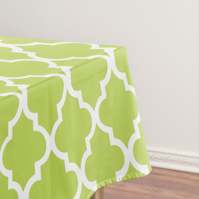 Nappe Kiwi Green Quatrefoil Carreaux Motif (In Situ)