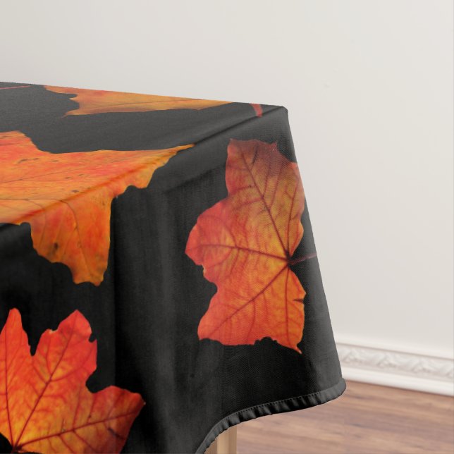 Nappe La partie noire de l'érable orangé laisse tomber (In Situ)