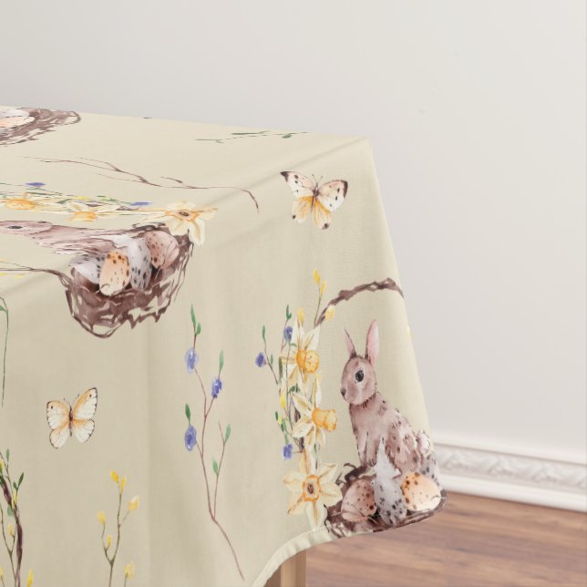 Nappe Lapin De Pâques Dans Un Panier Floral (In Situ)