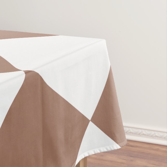 Nappe Motif diamant en blanc et Mocha Mousse (In Situ)