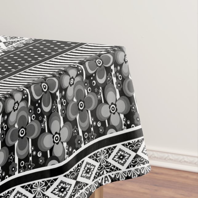 Nappe Motif noir et blanc avec dentelle et patchwork (In Situ)