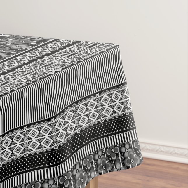 Nappe Motif noir et blanc avec dentelle et patchwork (In Situ)