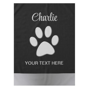 Nappe Paw Chien Argent sur arrière - plan noir
