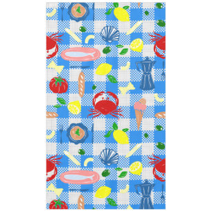 Nappe pique-nique méditerranéen au bord de la mer fruits