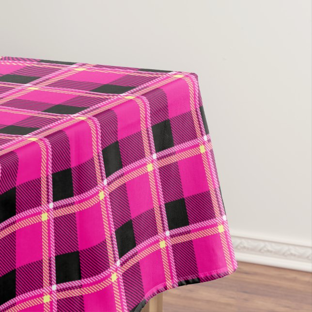 Nappe Rose chaud, noir et jaune plaid (In Situ)