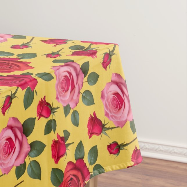 Nappe Roses roses et rouges joyeuses sur un jaune ensole (In Situ)