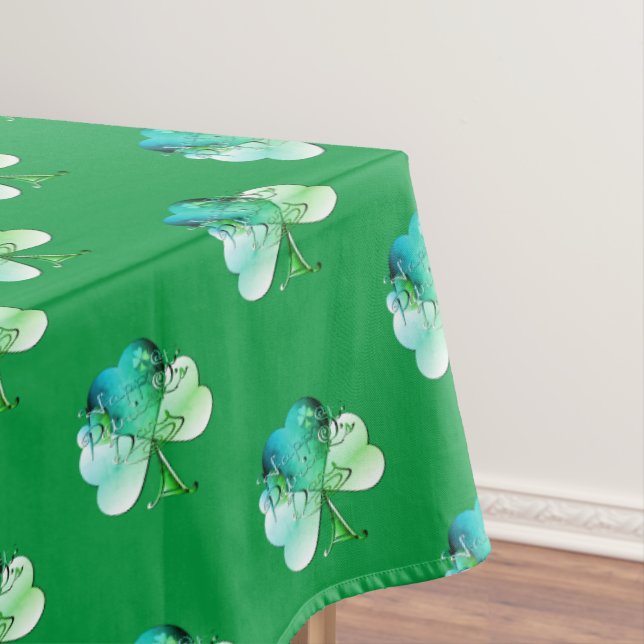 Nappe St. Patrick's Day Shamrock Tablecloth (In Situ)