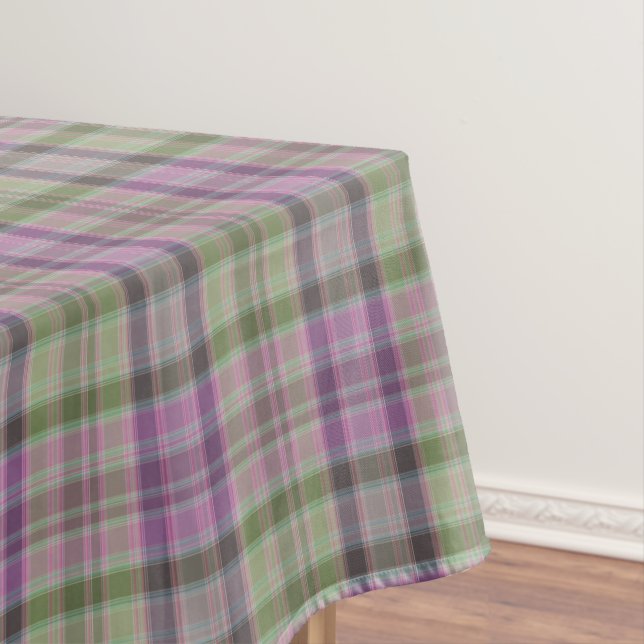 Nappe Tartan classique vert et lilas.  (In Situ)