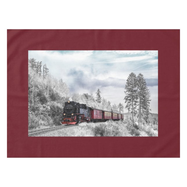 Nappe Train vintage traversant le paysage hivernal (Devant (Horizontal))