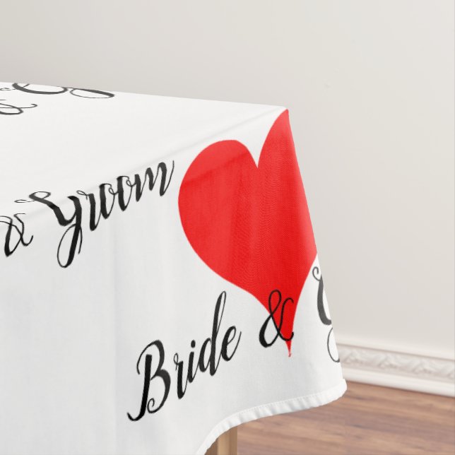 Nappe Typographie des mariés avec cœurs rouges (In Situ)