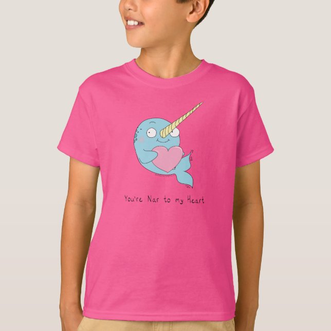 Narwhal serrant le T-shirt de l'enfant d'un garçon (Devant)