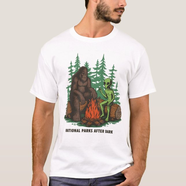 National Parks After Dark T-Shirt – Night Hiker, (Devant)