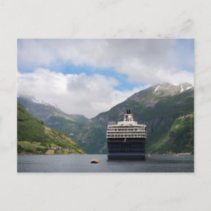 Navire de croisière en Geirangerfjord carte postal