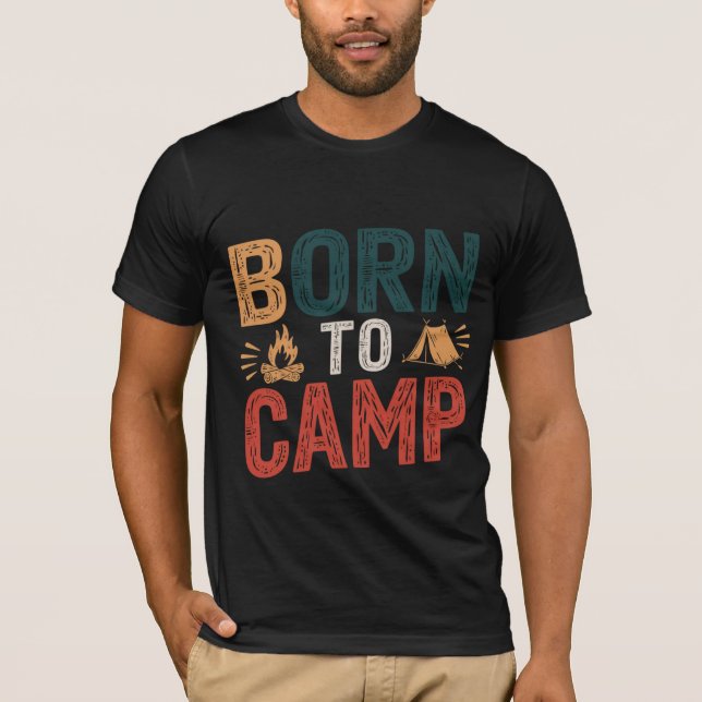 NÉ au CAMP - Aventure Await | T-shirt Camping (Devant)