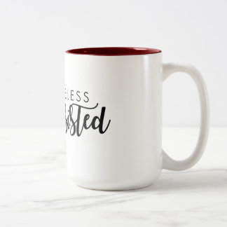 Néanmoins elle a persisté tasse