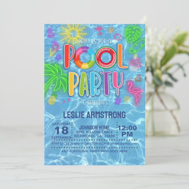 Neon Pool Party Anniversaire Invitation (Debout devant)