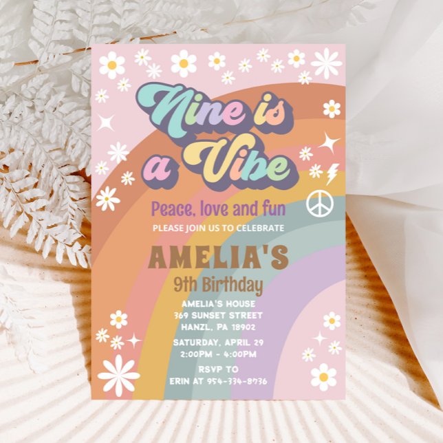 Neuf est une invitation à l'anniversaire de vibe (Créateur téléchargé)