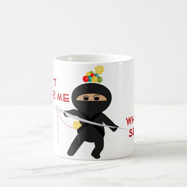 Ninja avec la tasse d'aiguille de couture (Centre)