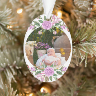Noël du bébé avec cadre de fleurs