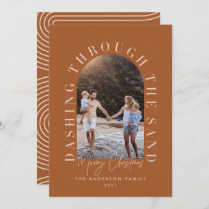 Noël géo moderne en dashant à travers le sable