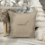 Noel ・ Minimaliste Élégant Coussin de Noël Beige<br><div class="desc">Le design présente une police manuscrite et un design minimaliste moderne. Voir le lien de collection sur cette page pour voir tous les éléments correspondants dans ce magnifique design ou voir la collection ici : https://bit.ly/3Be0KHr</div>