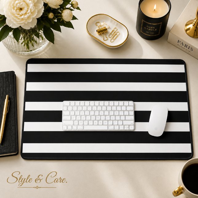 Noir et blanc classique Horizontal rayé élégant (Classic Black and White Horizontal Striped Stylish Desk Mat)