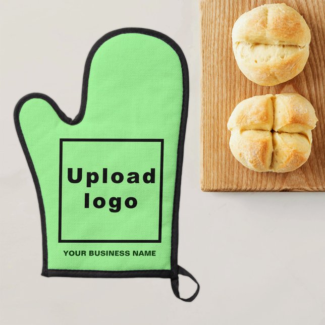Nom commercial et logo sur le feu vert four Mitt (Business name and logo on light green oven mitt)