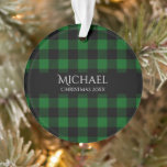 Nom customisé Année Ornement Plaid Buffalo<br><div class="desc">Mignons buffles verts et noirs de campagne plaid ornement de Noël pour se souvenir de cette année spéciale. Customisez avec votre nom et votre année.</div>