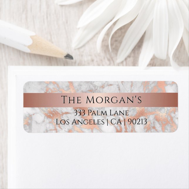 Nom de famille, blanc et Rose Étiquette en marbre  (En situation)
