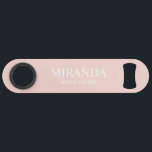Nom de la servante d'accueil personnalisée classiq<br><div class="desc">Cadeaux personnalisés Nom de la servante Cette conception comprend le nom et le titre de la servante d'accueil personnalisée en style de police serif classique blanc sur arrière - plan rose pâle. Aussi parfait pour Maid of Honor,  Mother of the Bride et plus.</div>