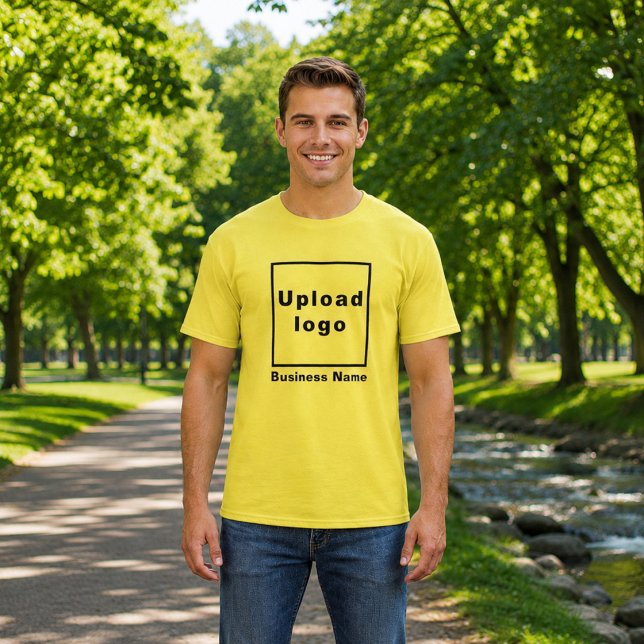 Nom de l'entreprise et logo sur un T-Shirt jaune (Créateur téléchargé)