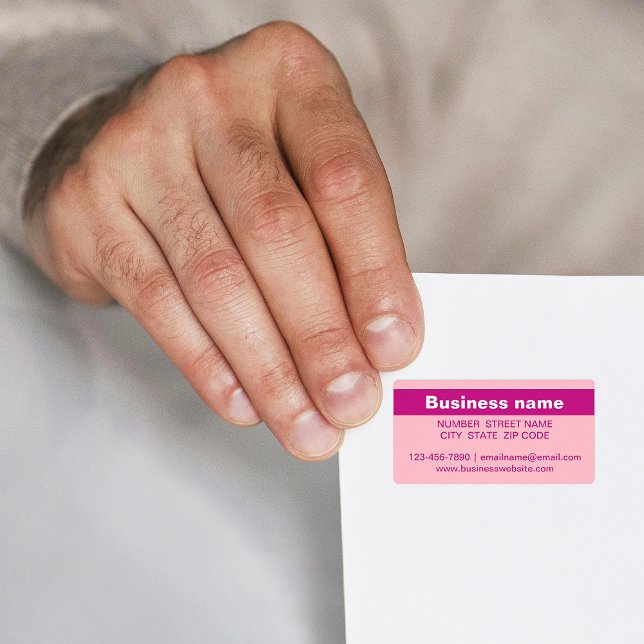 Nom de l'entreprise surligné sur une étiquette d'a (Pink address label with your highlighted business name)