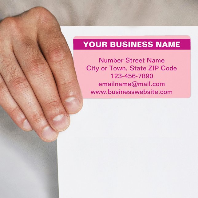 Nom de l'entreprise surligné sur une étiquette d'e (Pink shipping label with your highlighted business name)