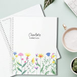 Nom de script personnalisé fleur sauvage<br><div class="desc">Ce planificateur floral est décoré de fleurs sauvages dessinés à la main et de typographie stylisée. Facilement personnalisable avec votre nom et votre année. Utilisez l'outil de conception pour modifier la taille,  le style ou la couleur du texte. Dessin original © Michele Davies.</div>