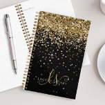 Nom du monogramme de la Parties scintillant d'or<br><div class="desc">Glam Gold Parties scintillant Élégant Monogram Planner Personnalisez facilement ce design chic et branché de planneur avec une élégante parties scintillant dorée brillante sur un arrière - plan noir. Le design comprend votre monogramme manuscrit avec de jolis tourbillons et nom.</div>