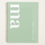 Nom du monogramme mignon École verte<br><div class="desc">Organisez-vous avec le mignon Monogram Nom Green School Planner! Ce planificateur élégant est un incontournable pour les jolies fournitures scolaires et les fournitures scolaires. Parfait pour l'école doit avoir, il convient parfaitement avec votre fournitures scolaires liste des écoles secondaires. Avec son design de fournitures scolaires mignonnes, c’est un matériel scolaire...</div>