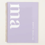 Nom du monogramme mignon Purple School<br><div class="desc">Ce planificateur élégant est un incontournable pour les jolies fournitures scolaires et les fournitures scolaires. Parfait pour l'école doit avoir, il convient parfaitement avec votre fournitures scolaires liste des écoles secondaires. Avec son design de fournitures scolaires mignonnes, c’est un matériel scolaire esthétique essentiel. Idéal pour les fournitures scolaires secondaires et...</div>