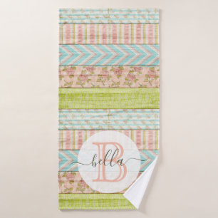 Nom du monogramme Roses de Shabby sur le chalet ru