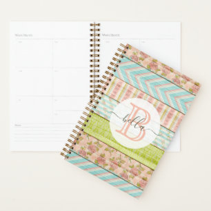 Nom du monogramme Roses de Shabby sur le chalet ru